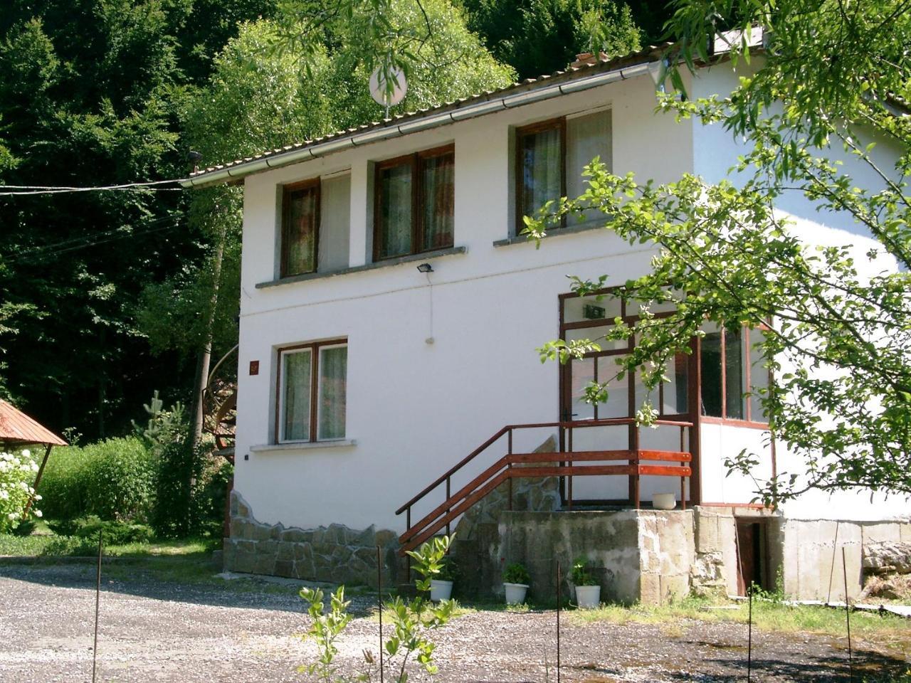 Holiday Home Tanevi Trjavna Exteriér fotografie